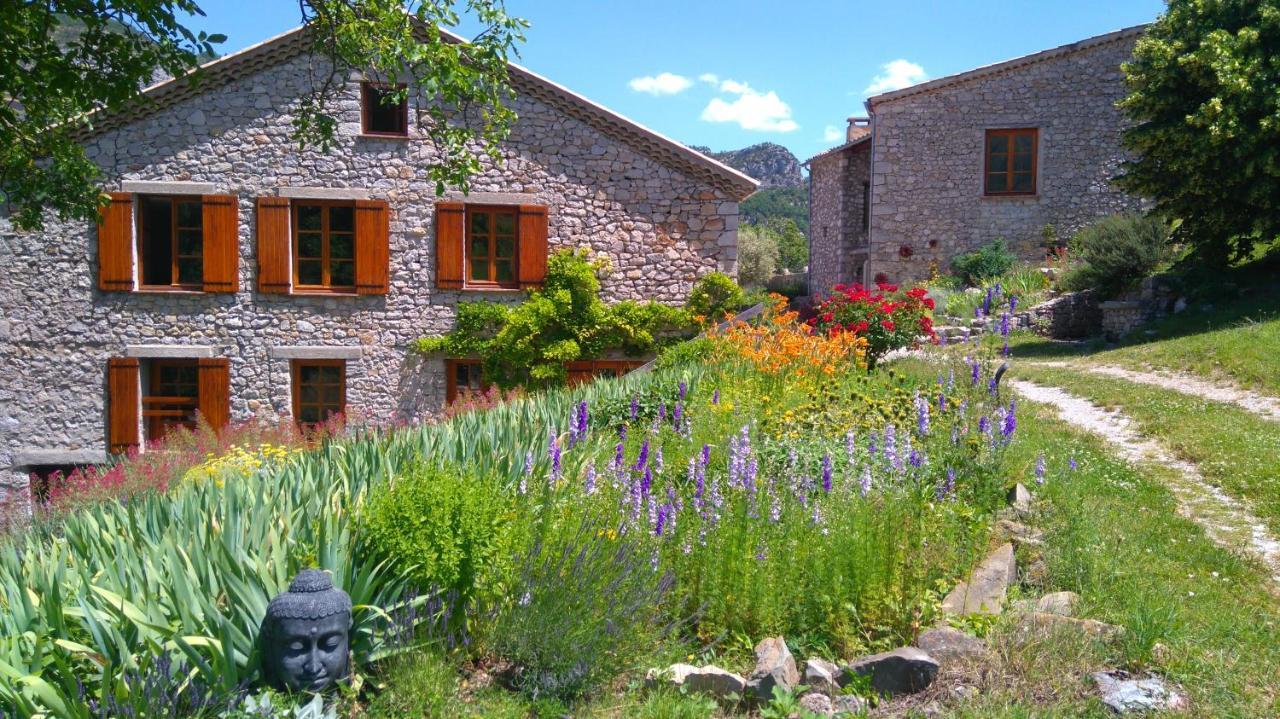 Entre Terre Et Ciel Bed & Breakfast Rémuzat Exterior photo