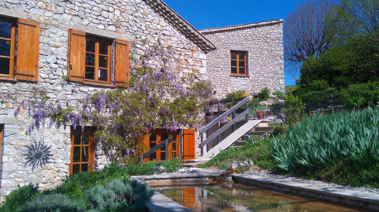Entre Terre Et Ciel Bed & Breakfast Rémuzat Exterior photo